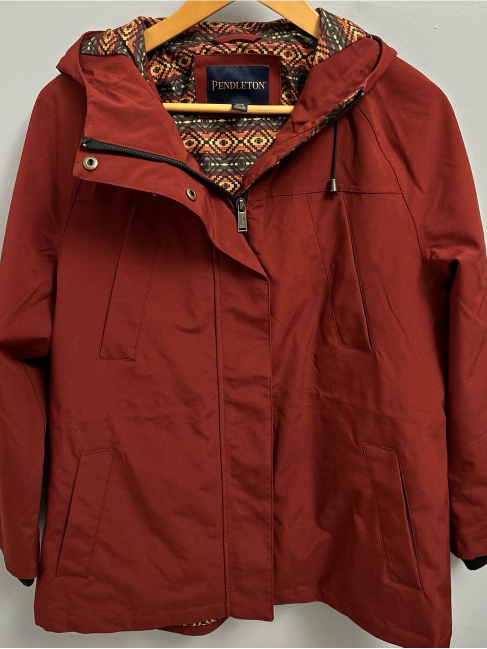 Pendleton Womens M Hooded Rain Jacket Merlot Red Geometric Aztec Lining